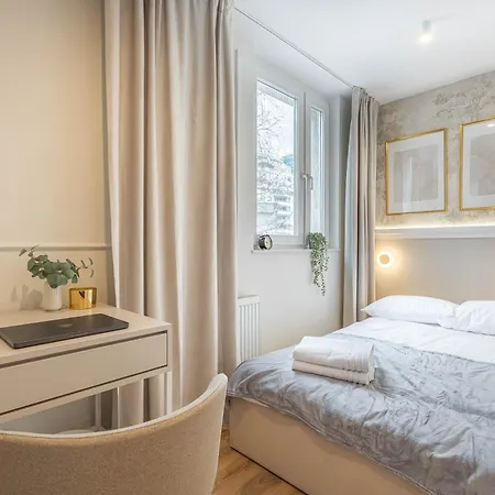 Apartment Center By Sofija Warsaw