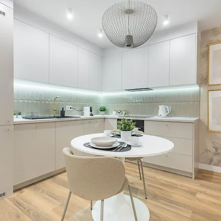 Center By Sofija Apartment