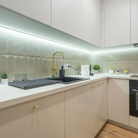 Center By Sofija * Warsaw