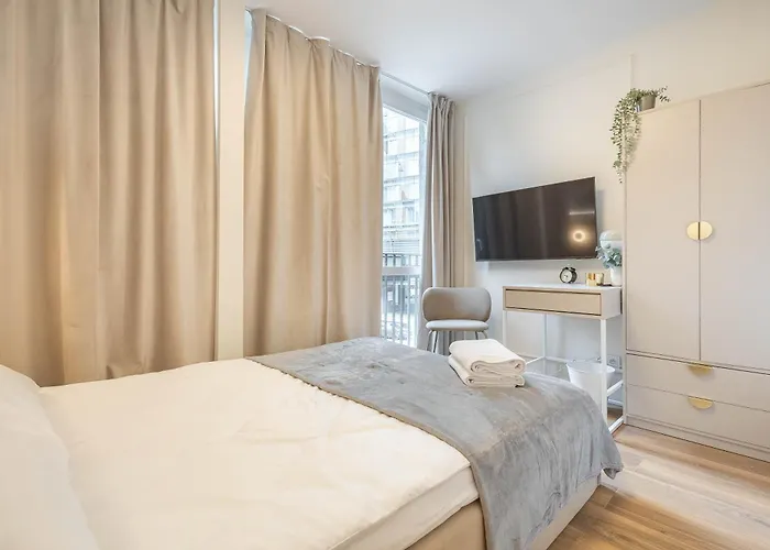 Center By Sofija Apartman *