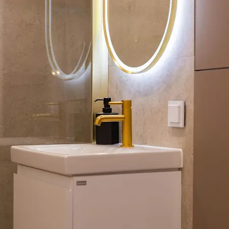 Center By Sofija Apartment *