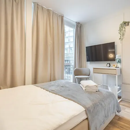 Center By Sofija Apartment *